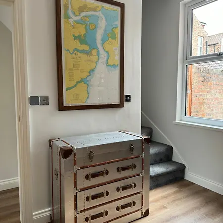 The Herbert - Newly Refurbished End-terrace Retreat York