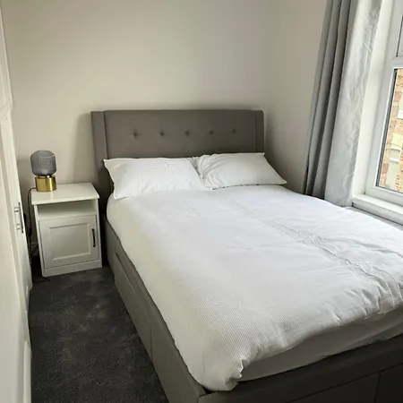 The Herbert - Newly Refurbished End-terrace Retreat * York